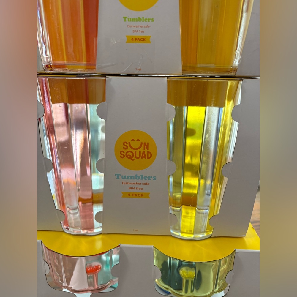 New- Colorful 12 Coupe-Tumbler -Tall Glasses
Great colors dishwasher & pool safe
